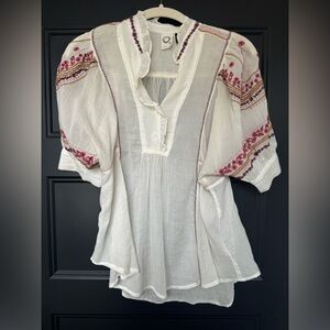 Anthropologie Akemi + Kin size xxsmall. Embroidered top
